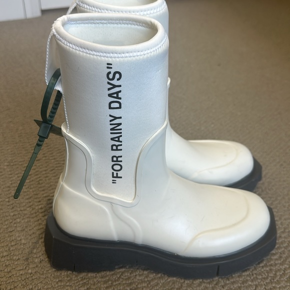 Off-White Shoes - Off-white Sponge Rubber Rain Boots - US 9 - White